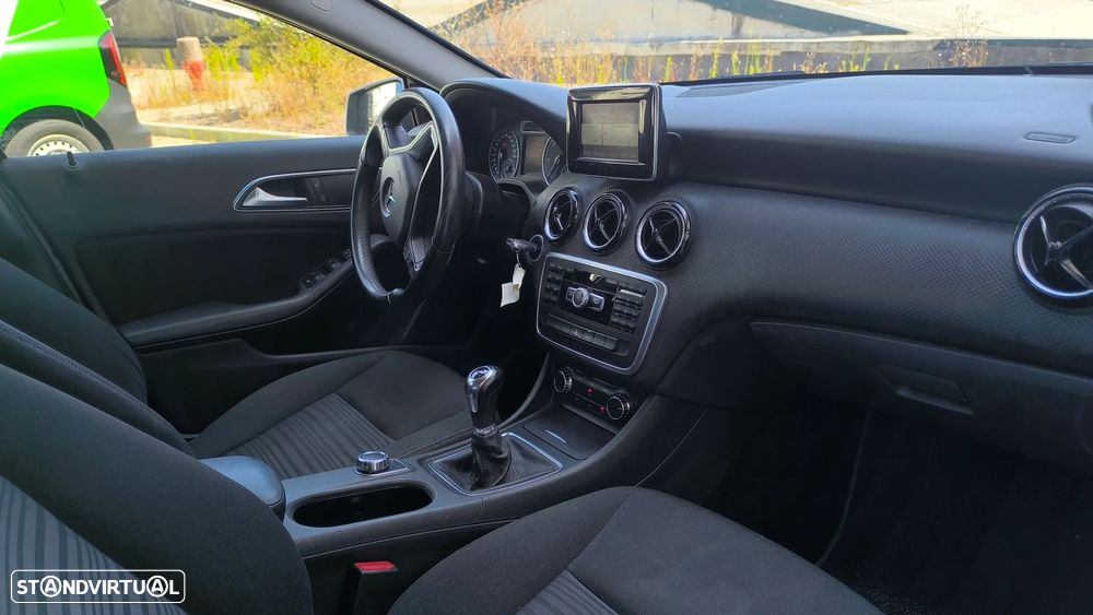 Mercedes-Benz A 180 CDI BlueEFFICIENCY - 12