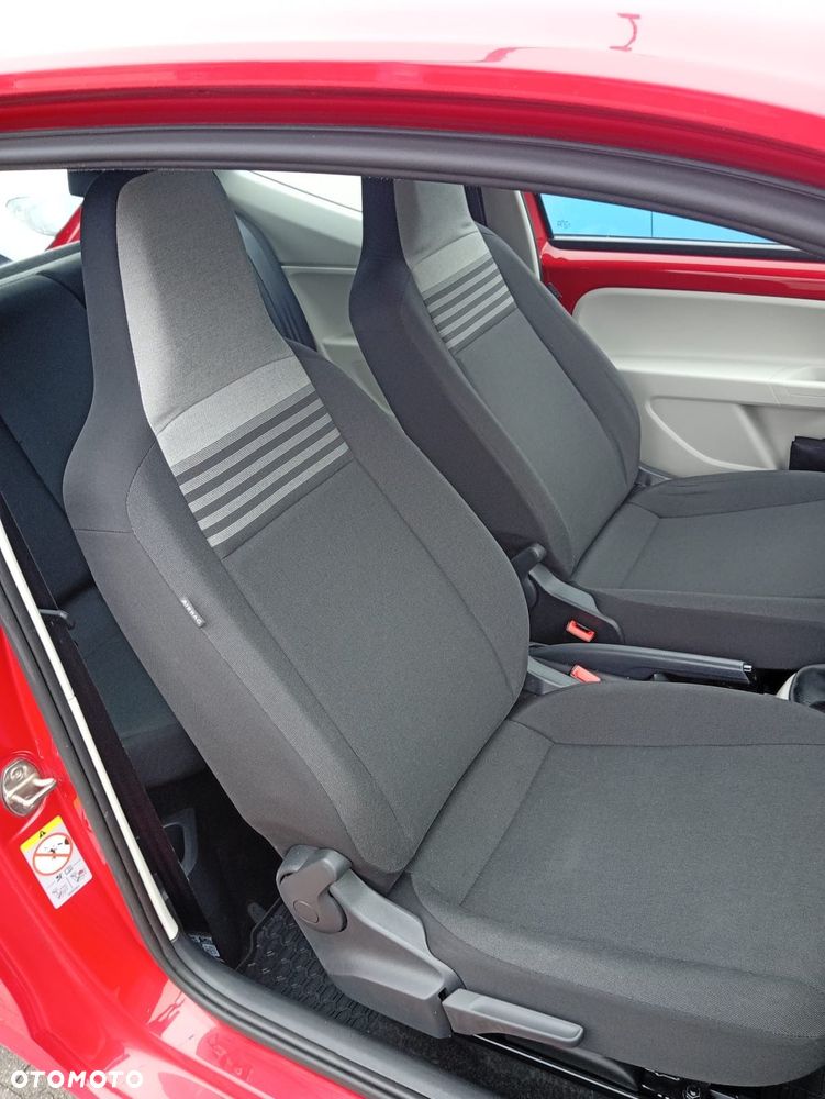 Volkswagen up! move - 5