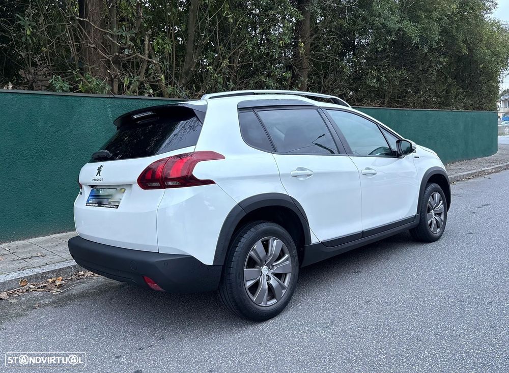 Peugeot 2008 1.2 PureTech Style - 4