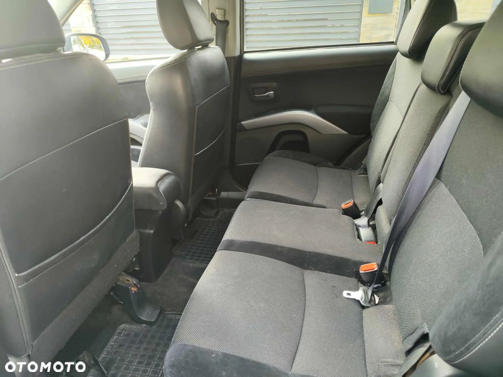 Mitsubishi Outlander 2.0 DID Intense + - 22