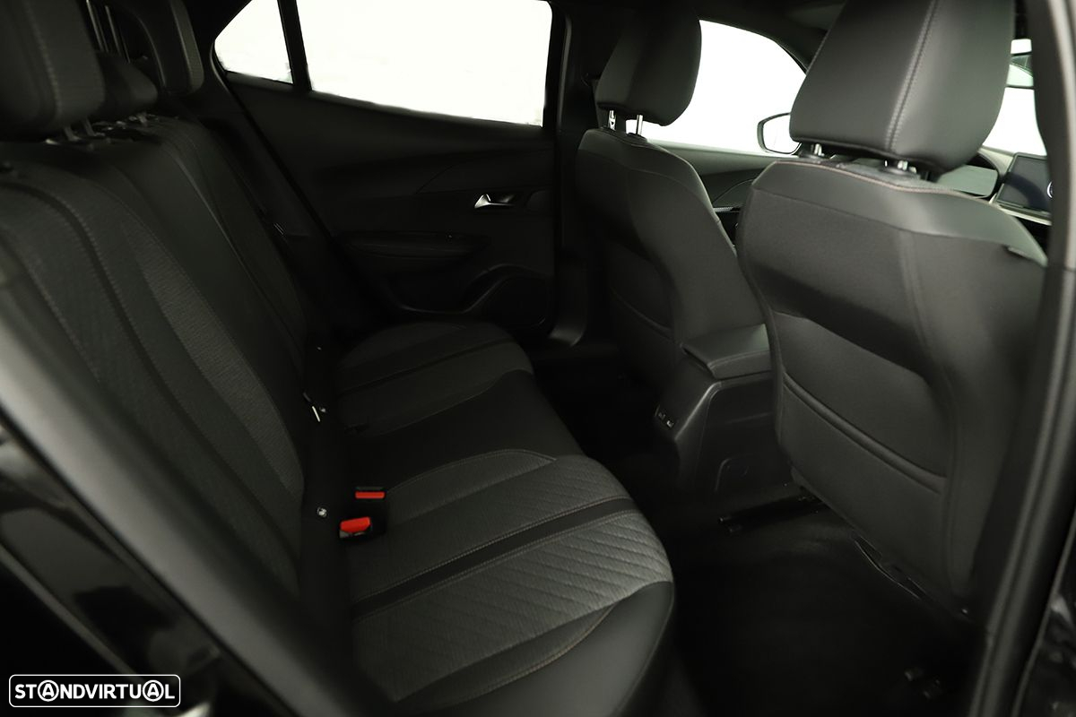 Peugeot 2008 1.2 PureTech Allure - 22