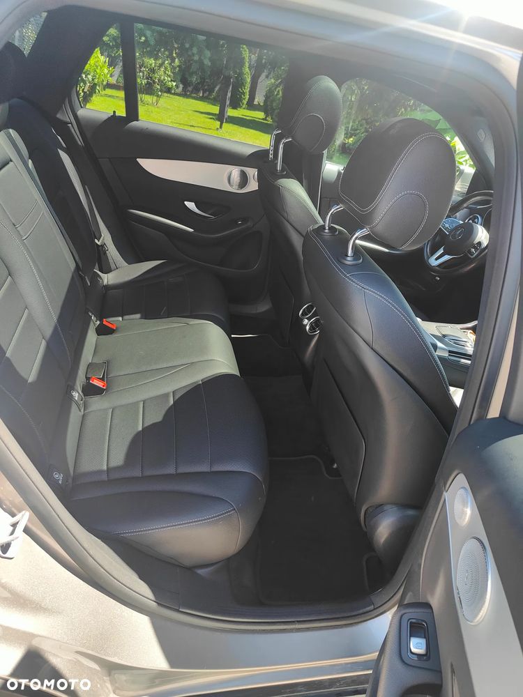 Mercedes-Benz GLC 300 4Matic 9G-TRONIC AMG Line - 26