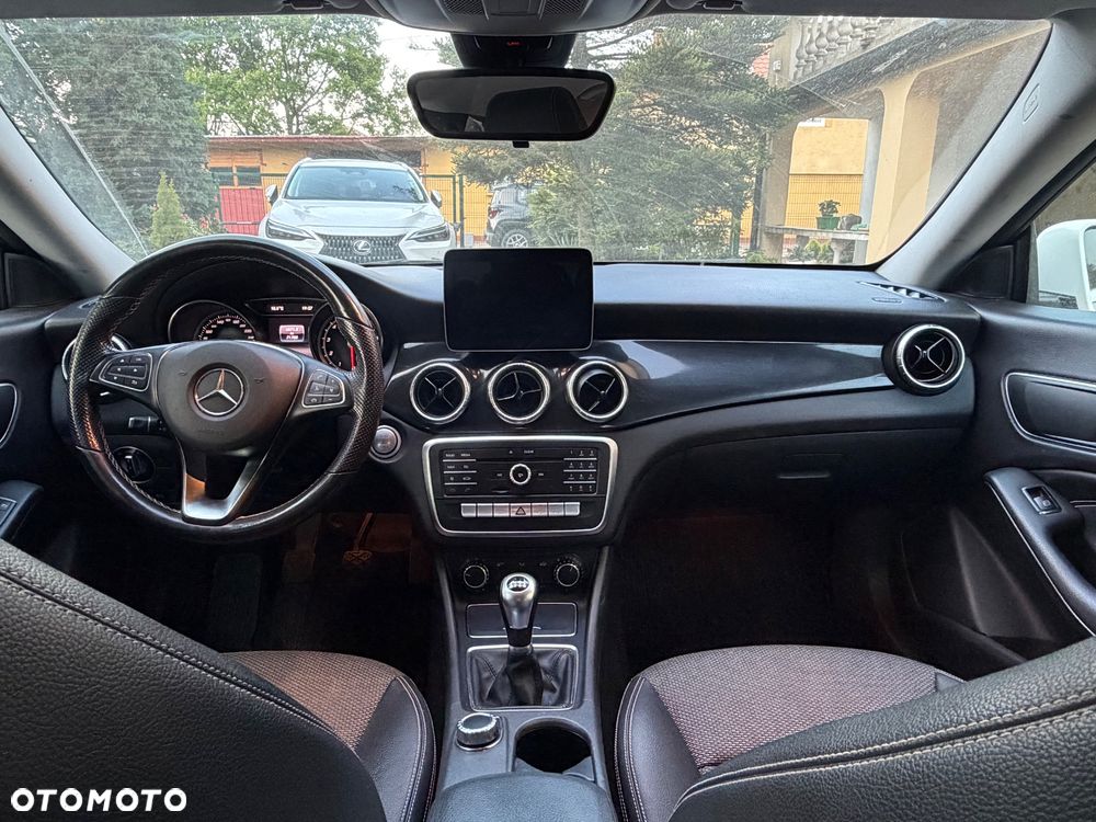 Mercedes-Benz CLA 180 UrbanStyle Edition - 8