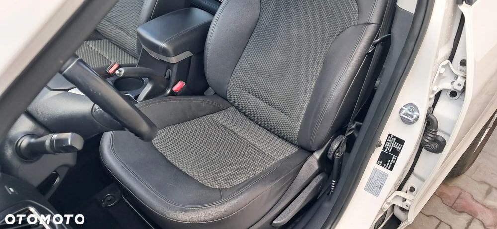 Hyundai ix35 1.6 2WD blue Comfort - 11