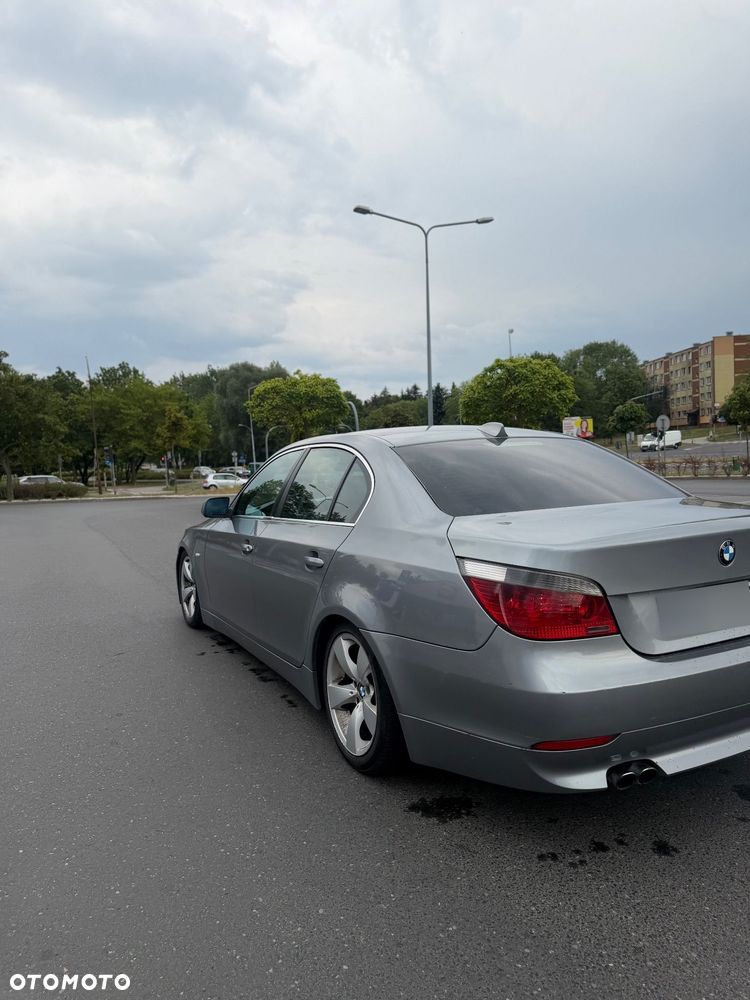 BMW Seria 5 525d - 21