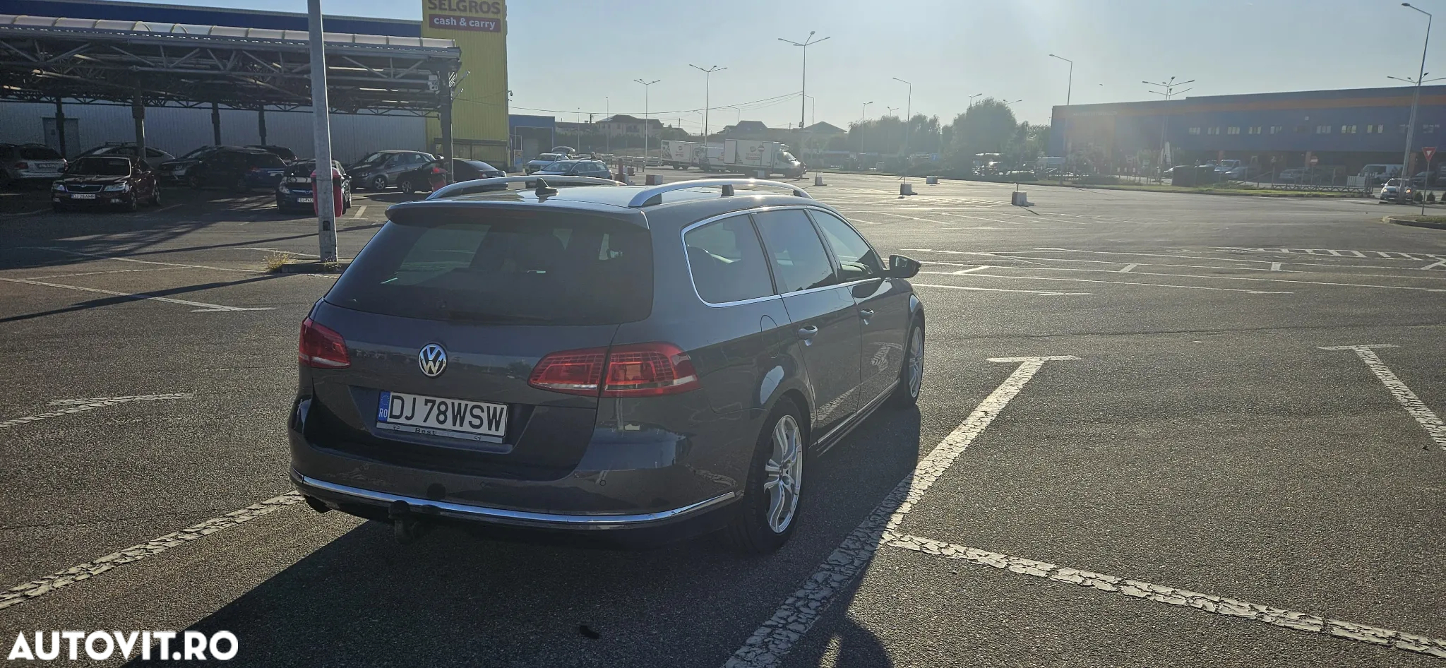 Volkswagen Passat - 4