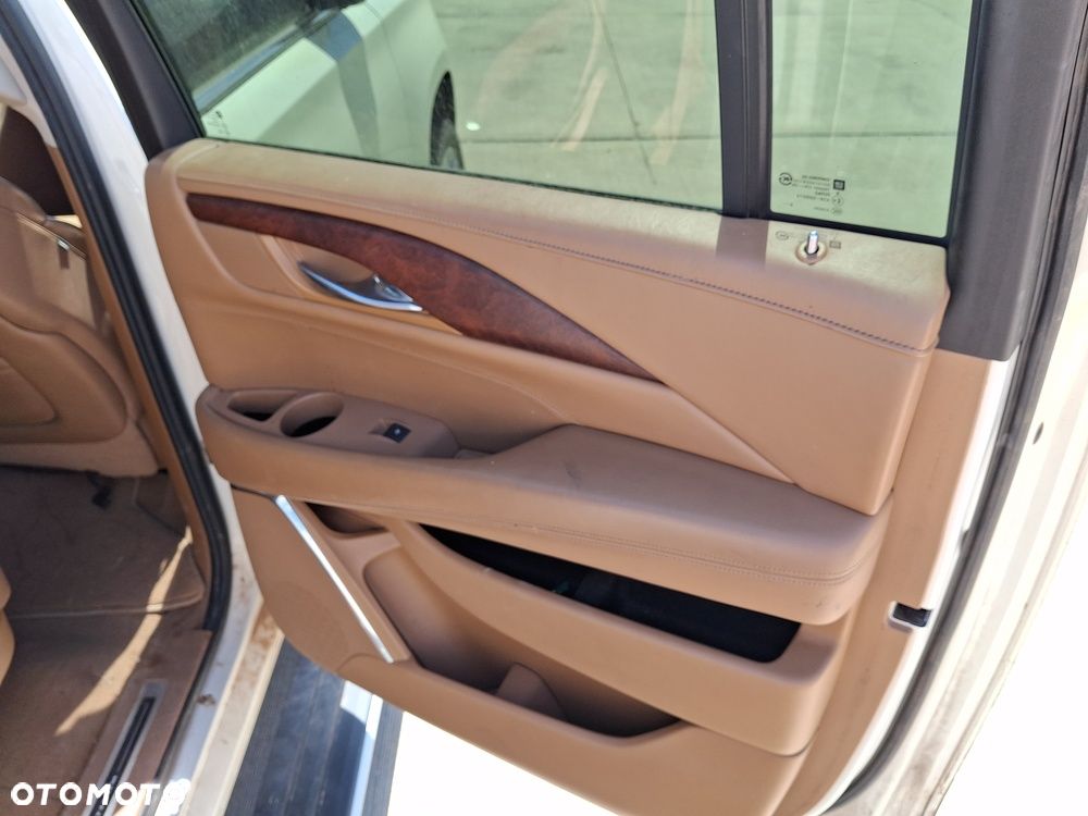 Cadillac Escalade 6.2 V8 ESV Platinum - 19