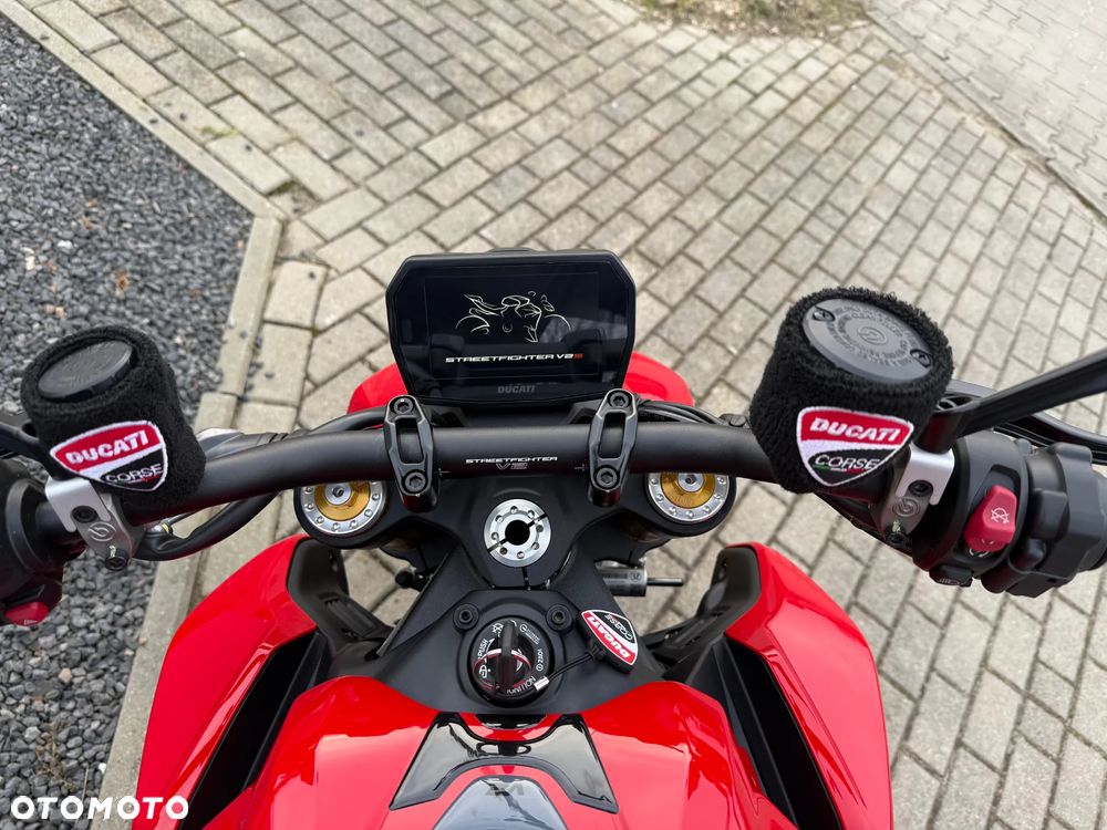 Ducati Streetfighter V2 - 19