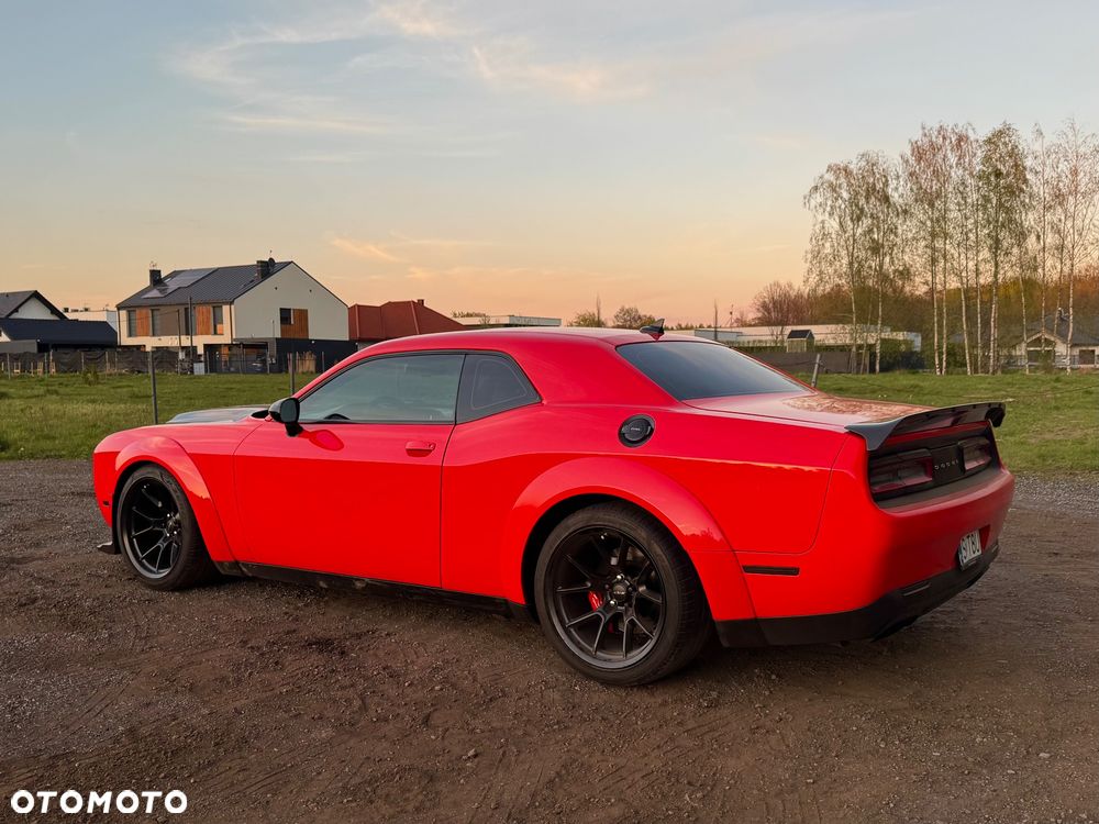 Dodge Challenger - 18