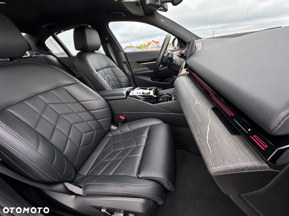 BMW Seria 5 - 21