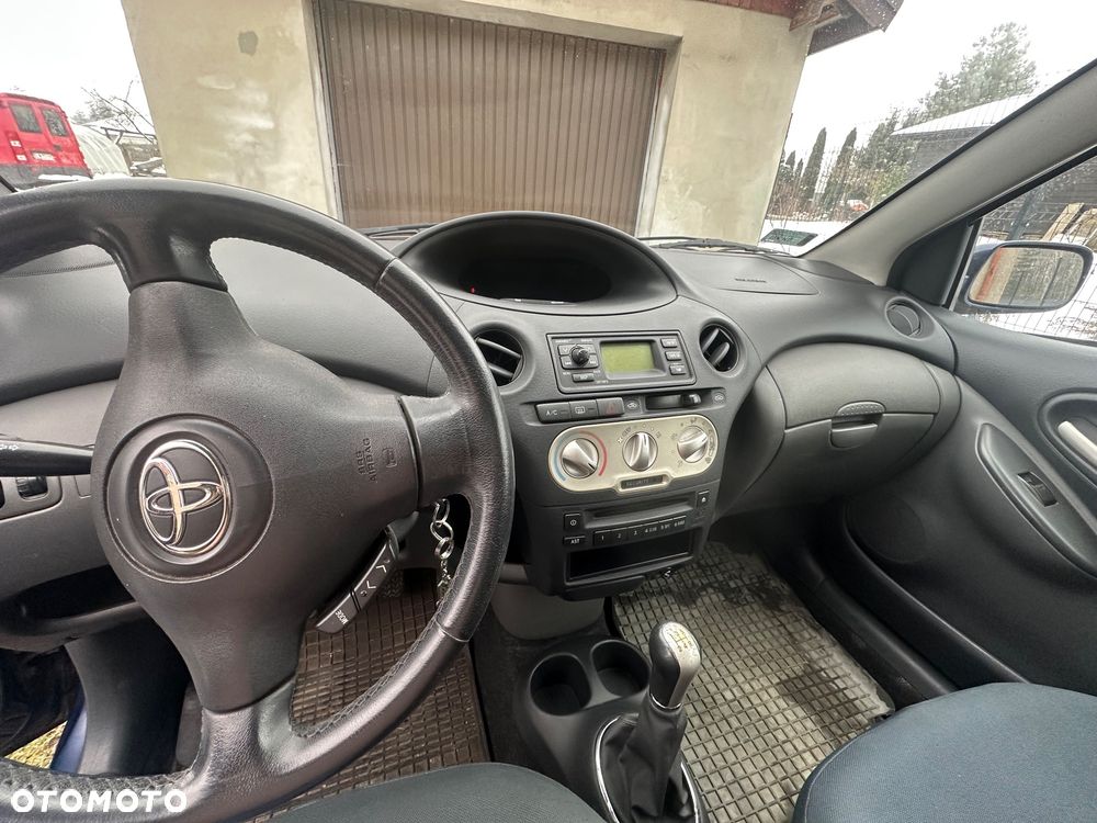 Toyota Yaris - 7