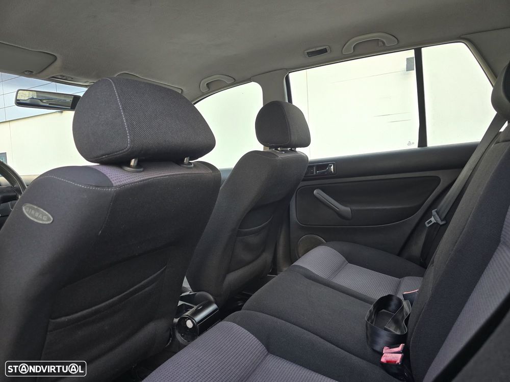 VW Golf 1.9 TDi Highline - 11