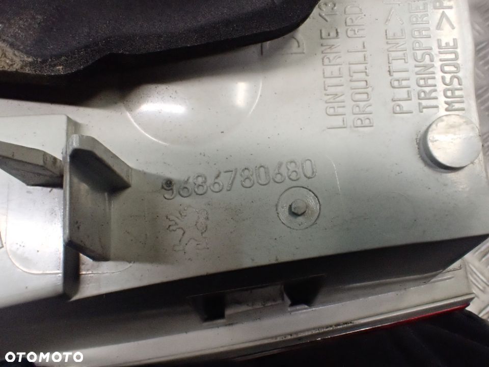 LAMPA PRAWY TYŁ W KLAPE PEUGEOT 508 SW 9686780680 RADOM - 5