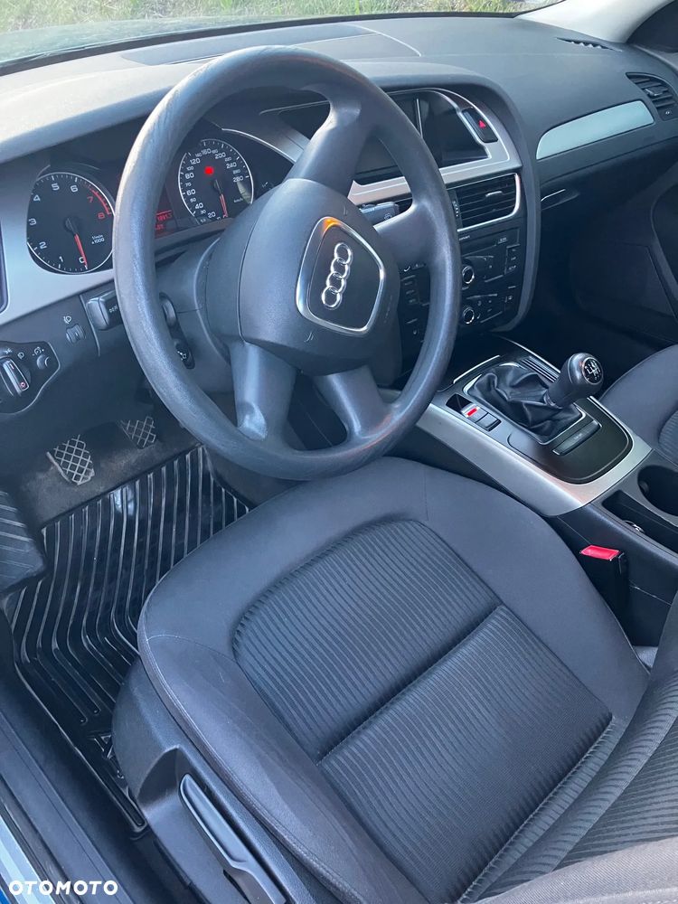 Audi A4 Limousine - 7