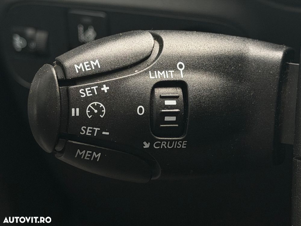 Citroën C3 BlueHDi 100 S&S SHINE - 23