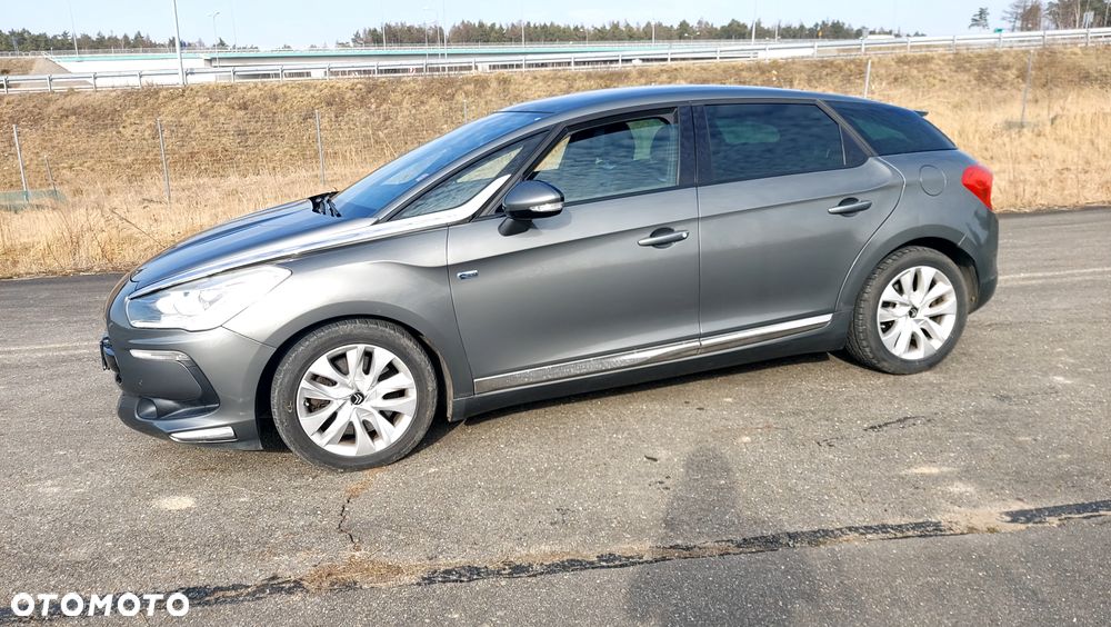 Citroën DS5 Hybrid4 EGS6 Chic - 2