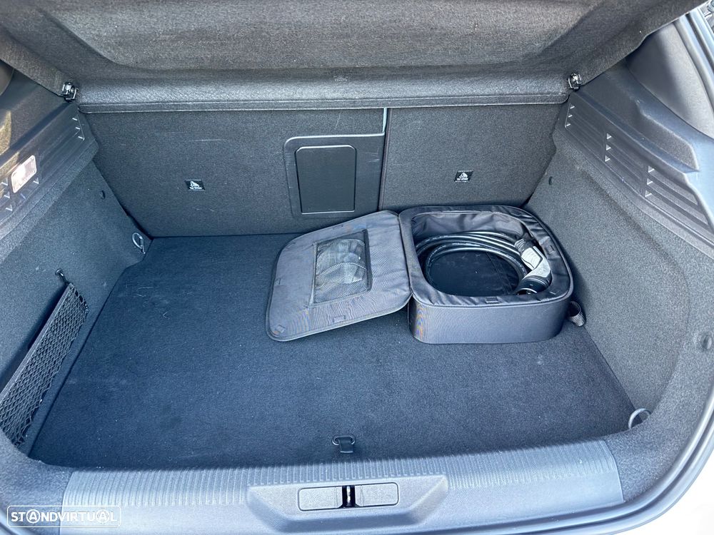 Peugeot 308 225 e-EAT8 GT - 11