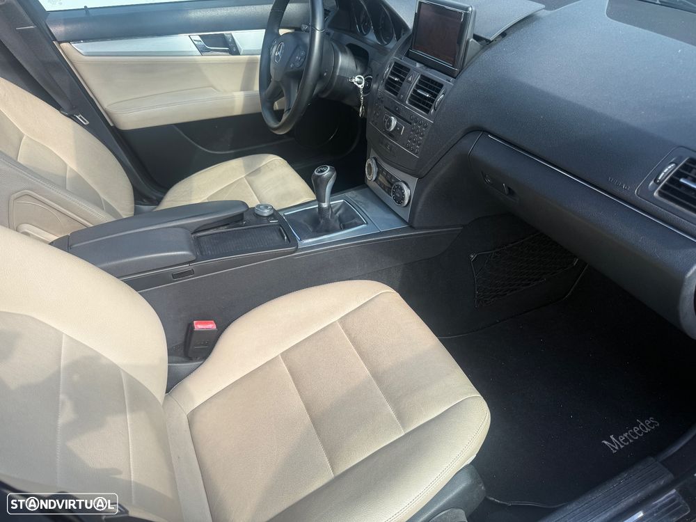 Mercedes-Benz C 220 Station CDI DPF BlueEFFICIENCY Avantgarde - 14