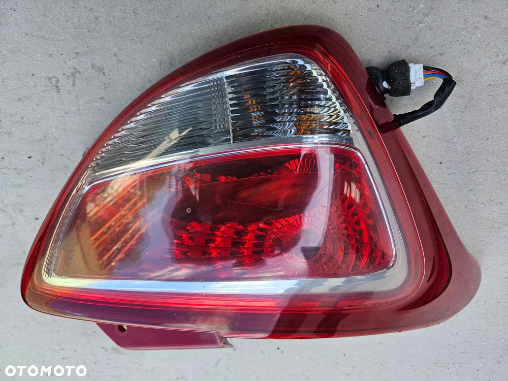 Hyundai i10 II 2  lampa tył tylna  lewa