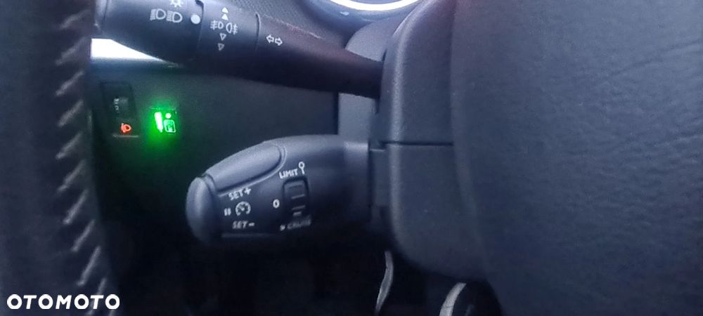 Peugeot 207 95 VTi Premium - 32