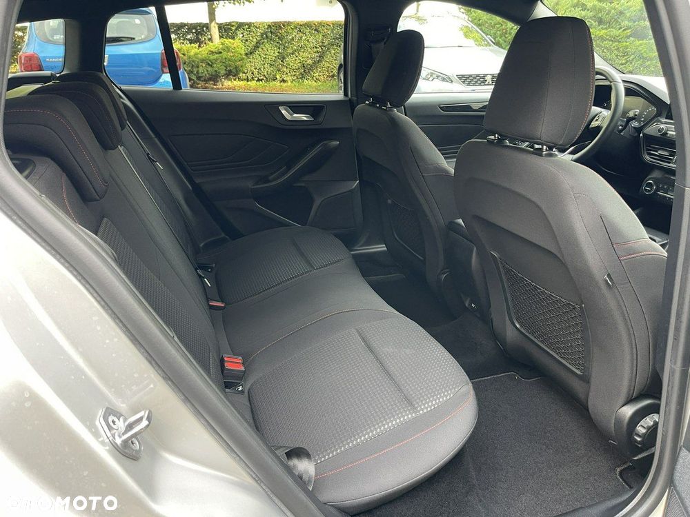 Ford Focus - 27