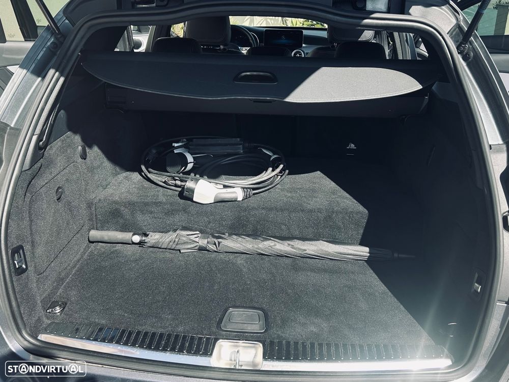 Mercedes-Benz C 300 e T 9G-TRONIC AMG Line — fotografia 17