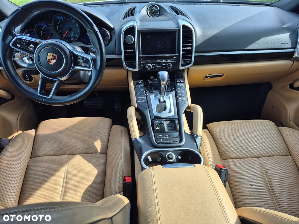 Porsche Cayenne Standard - 12