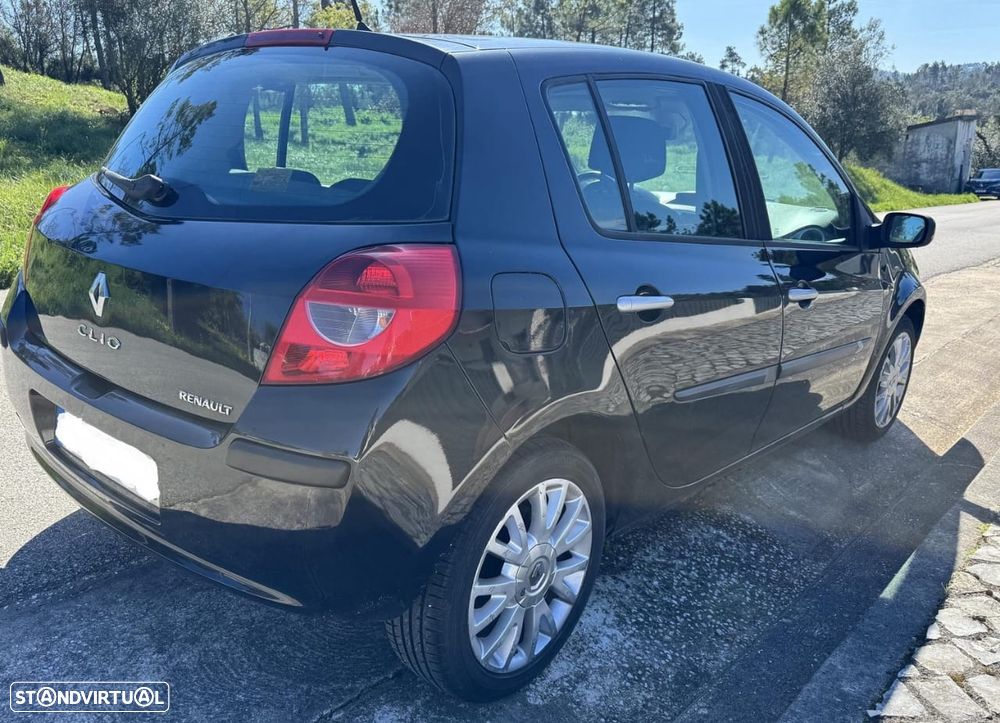 Renault Clio 1.5 dCi Dynamique S - 8
