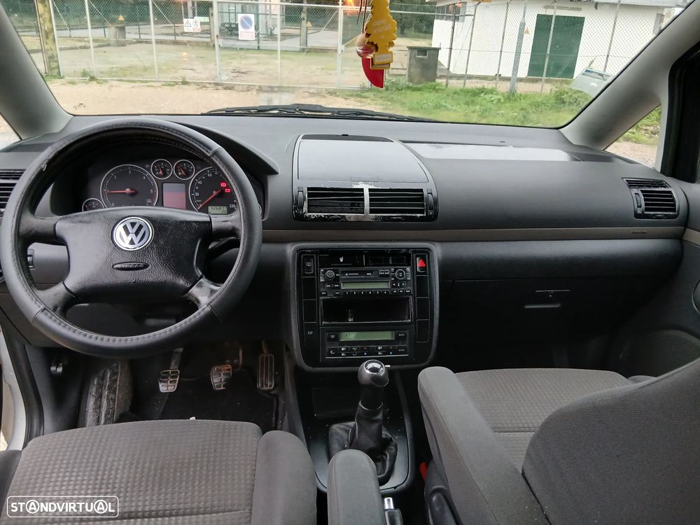 VW Sharan 1.9 TDi Confortline - 4
