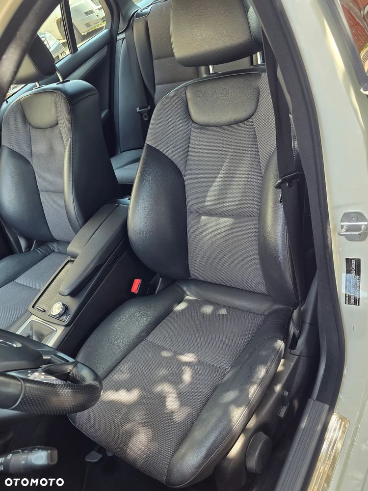 Mercedes-Benz Klasa C 180 BlueEFFICIENCY Avantgarde - 34