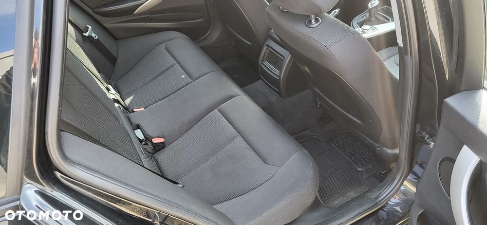 BMW Seria 3 318i - 5