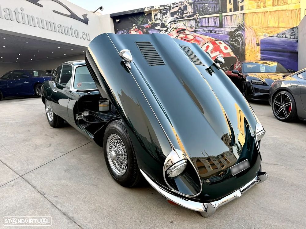 Jaguar E-Type - 28
