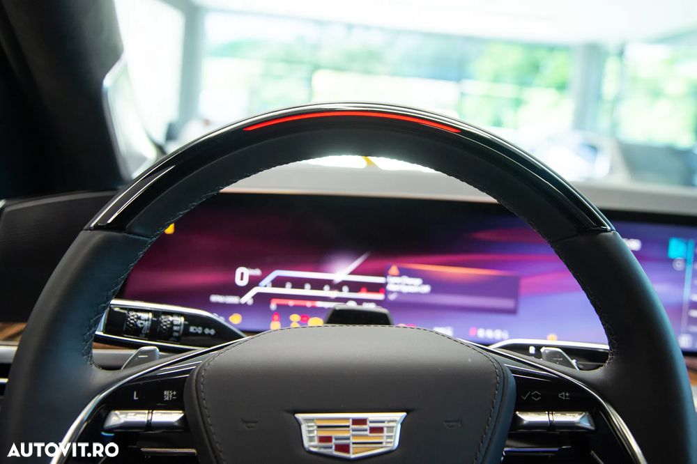 Cadillac Escalade - 16