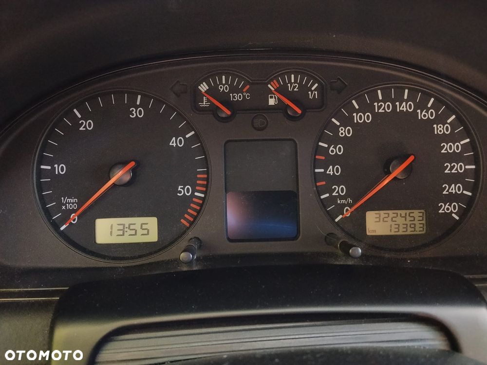 Volkswagen Passat 1.9 TDI Comfortline - 6