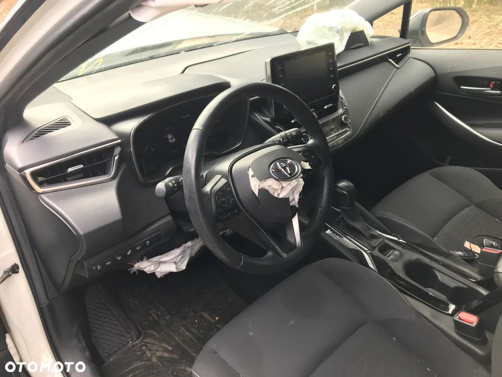 Toyota Corolla 2.0 Hybrid Executive - 9