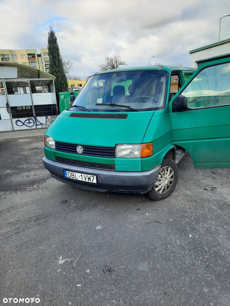 Volkswagen Transporter - 1
