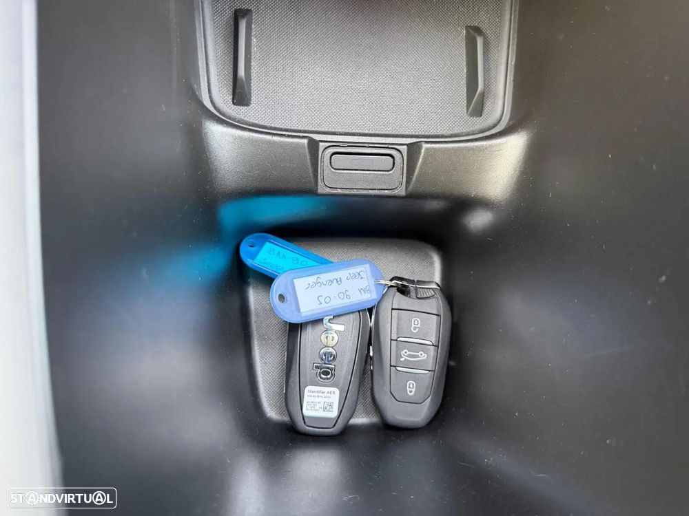 Jeep Avenger 1.2 e-Hybrid Altitude DCT - 34