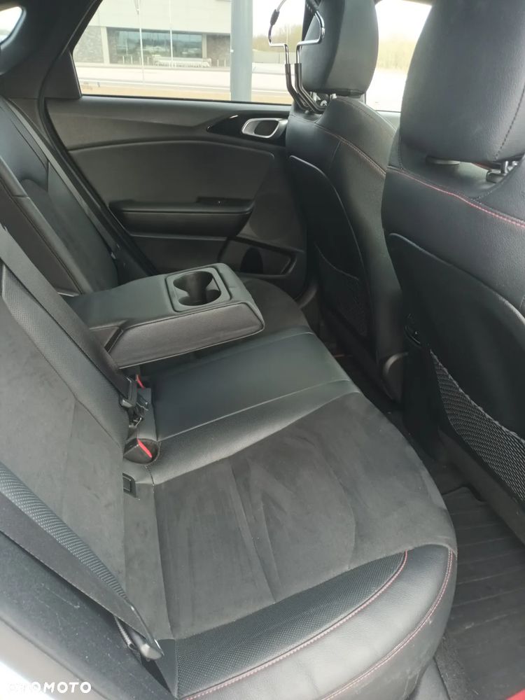Kia ProCeed 1.6 T-GDI GT DCT - 14