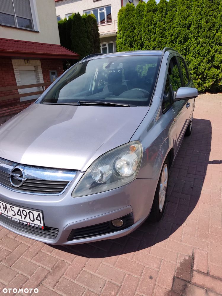 Opel Zafira 1.8 Cosmo - 1