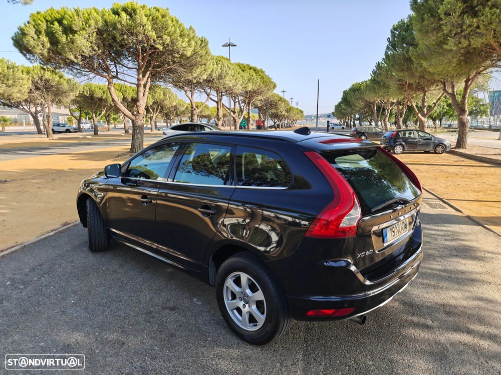 Volvo XC 60 2.0 D4 Momentum Start/Stop - 12