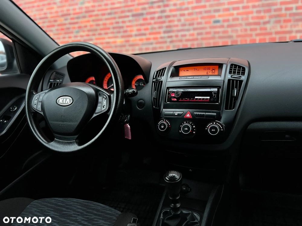 Kia Ceed - 7