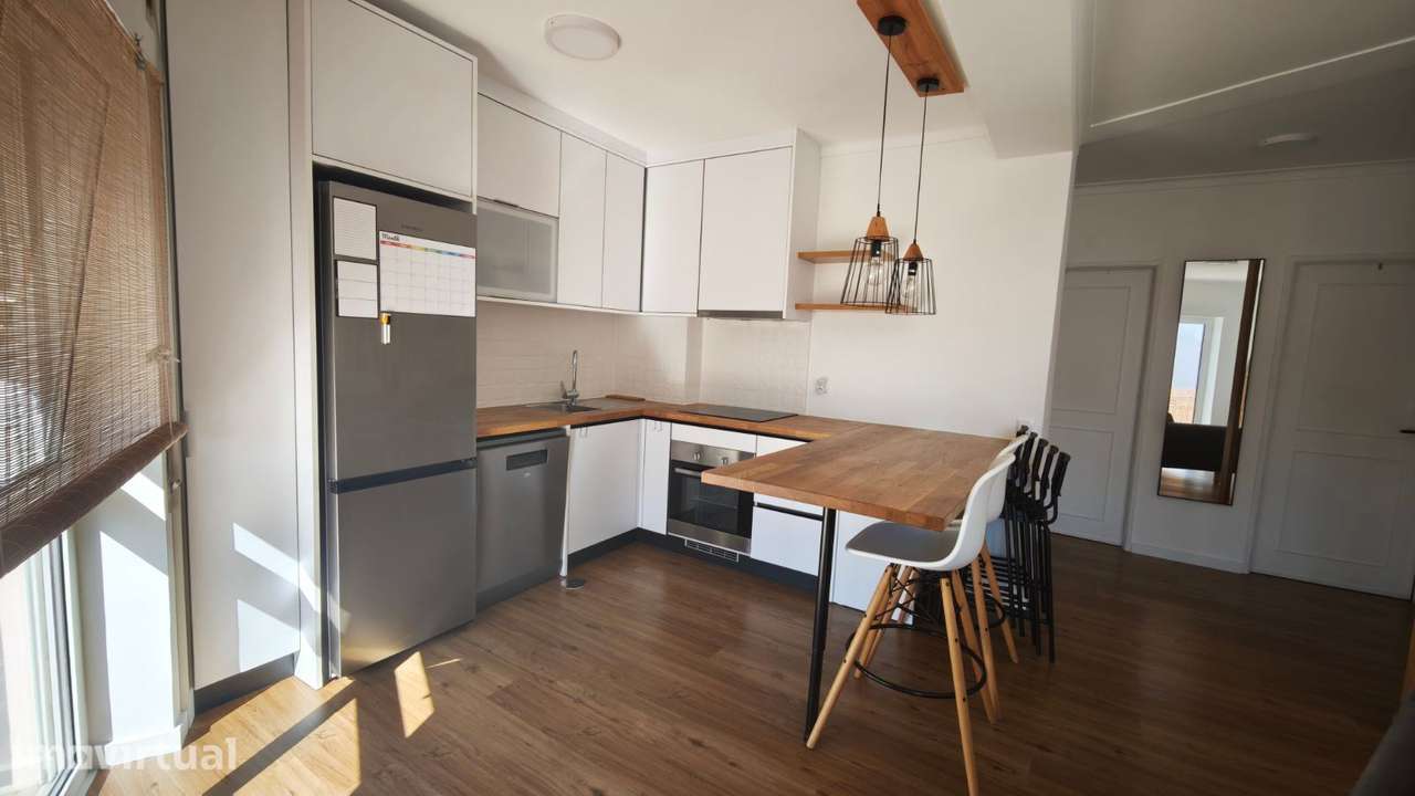 Apartamento T2 remodelado, com varanda e sótão. Centro da cidade. - Grande imagem: 4/20