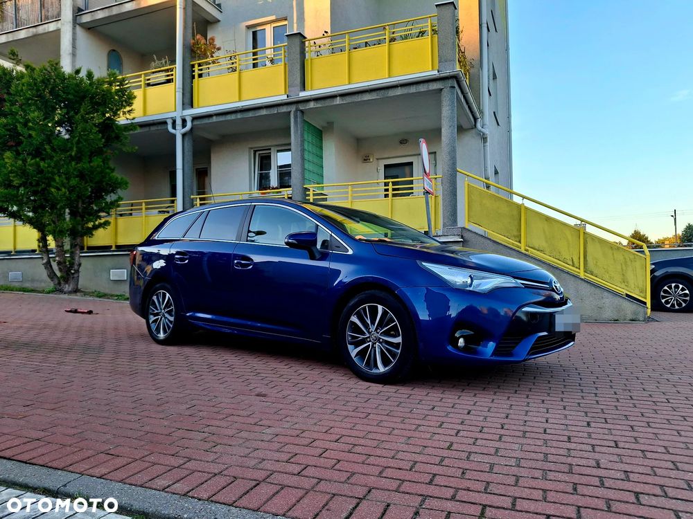 Toyota Avensis 2.0 D-4D Premium - 5