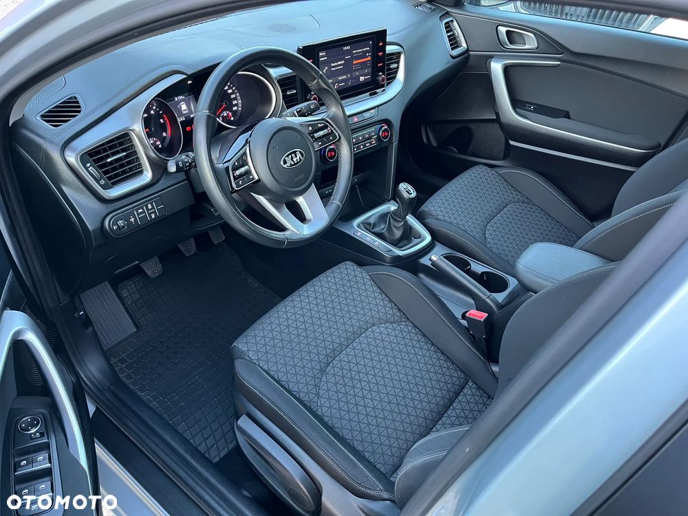Kia Ceed 1.6 CRDi mHEV M - 5