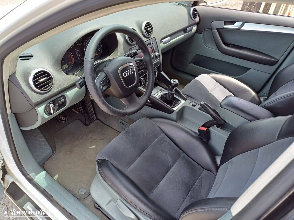 Audi A3 Sportback 1.6 TDI Ambiente - 10