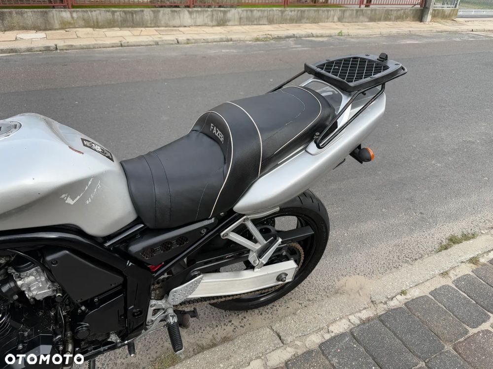 Yamaha FZS - 17