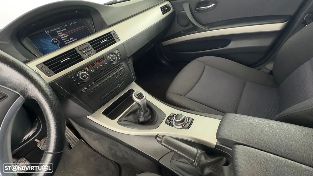 BMW 318 d Navigation - 36