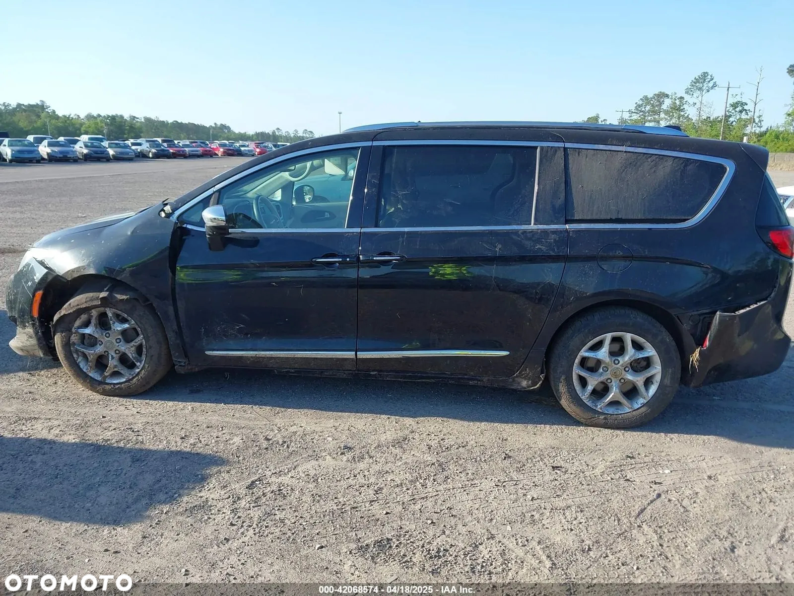 Chrysler Pacifica - 12