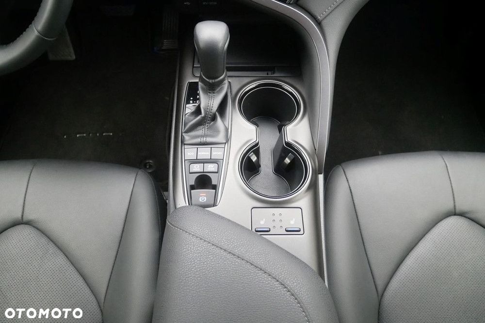 Toyota Camry 2.5 Hybrid Comfort CVT - 11