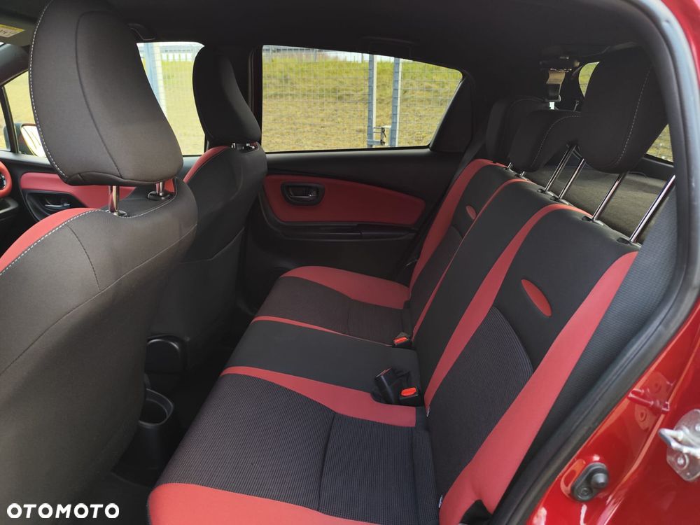 Toyota Yaris Hybrid 100 Selection Passion - 21